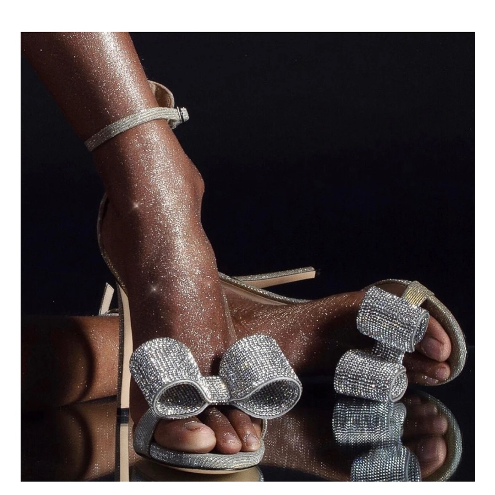 Chic Gold Bow Heels